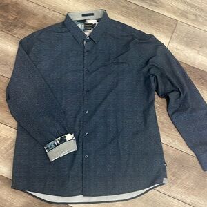 7 Diamonds Navy Blue button down Men’s XL shirt.